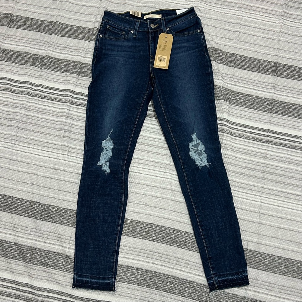 Levi's Distressed Skinny Fit Jeans | Women’s 2 / 26x30” | Mid-Rise